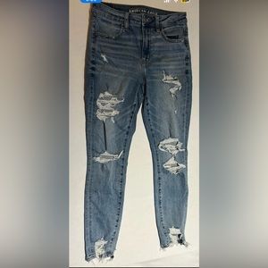 American Eagle Jeans Womens Size 6 Blue Mom Jean Distressed Pockets Hi Rise
